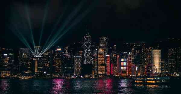 蔚来智能的机器人，蔚来智能机器人NOMI怎么出来