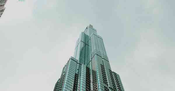 AI绘画特效好玩的漫画脸（AI绘画美女用哪个软件）