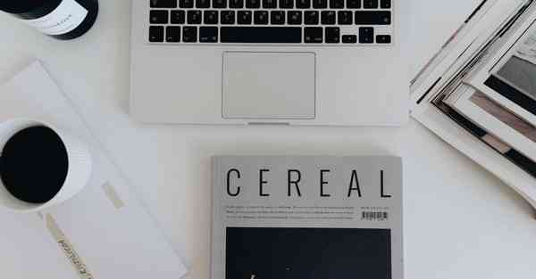 AI绘画朱竹清蹲姿（我想看朱竹清怎么画）