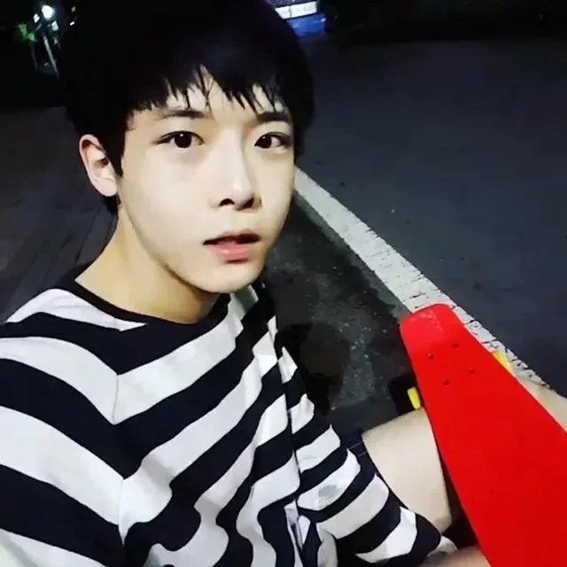 路瑗信媛