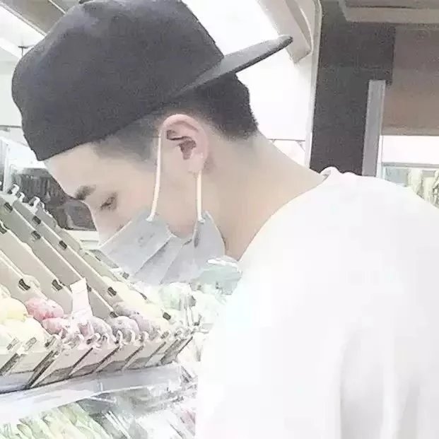 连融宁曼