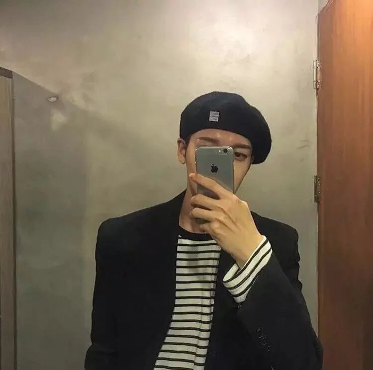 闻彩伊时