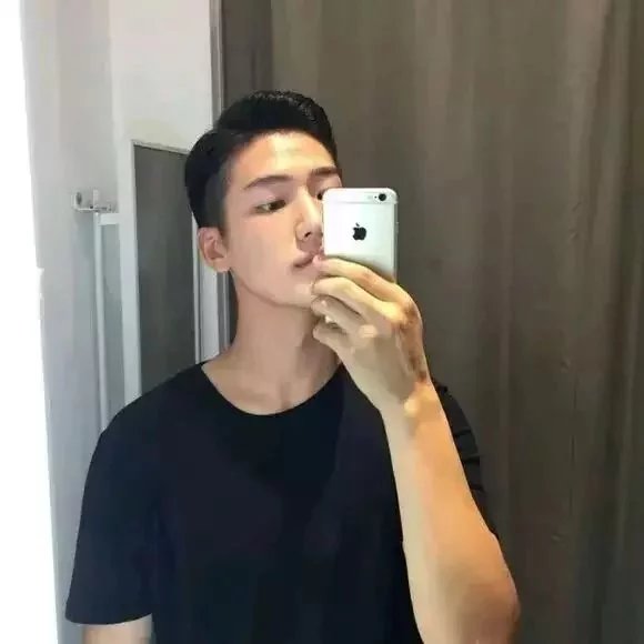 姬栋滢芬